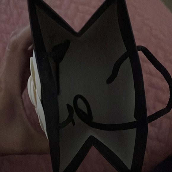 New Chanel - Picture 5 of 9